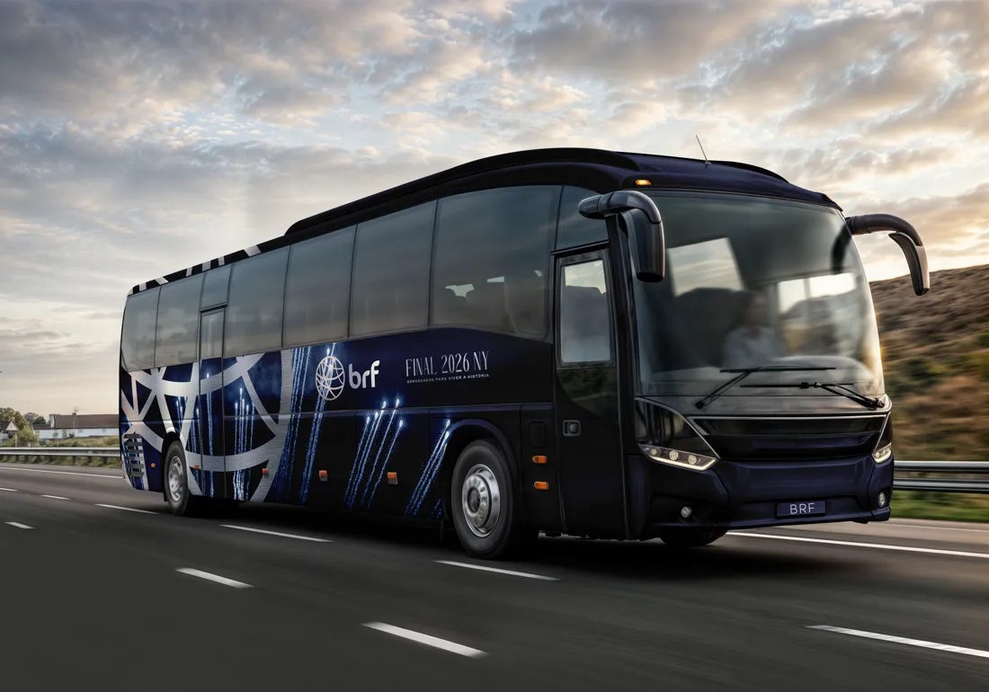 envelopamento do ônibus da delegação