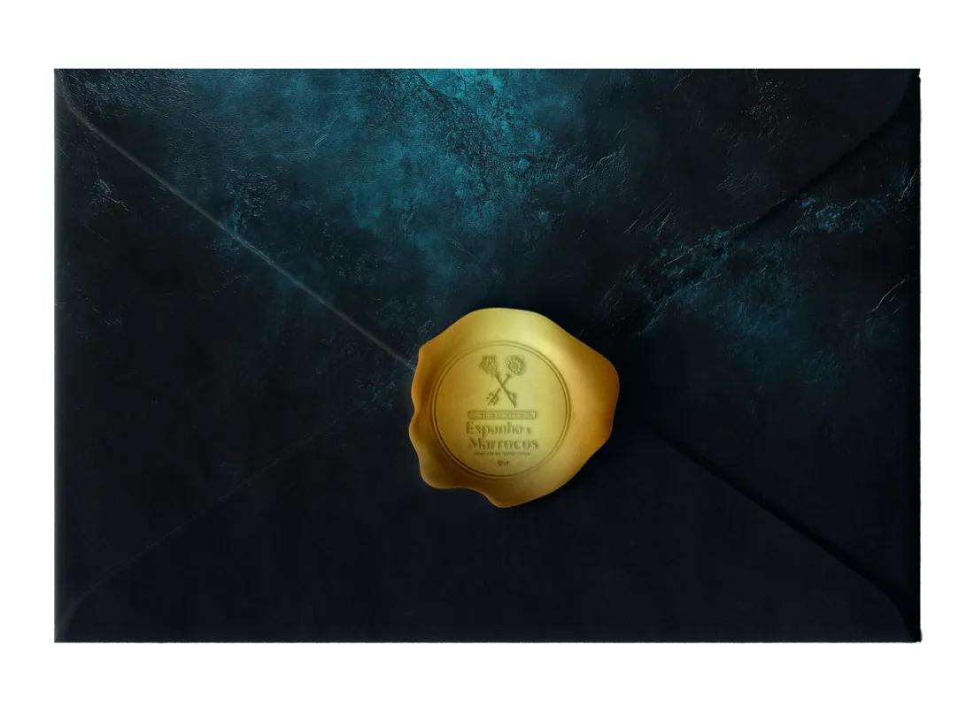 envelope com lacre de cera dourado